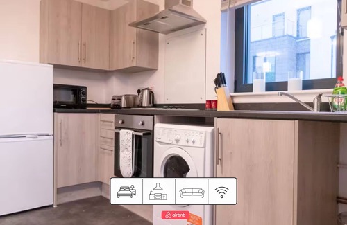 George Green Apartment | New Building 2 Bed 2 Bath Minutes From Heathrow