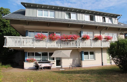Uehlingen-Birkendorf Apartment | NEW built * star comfort apartment with balcony