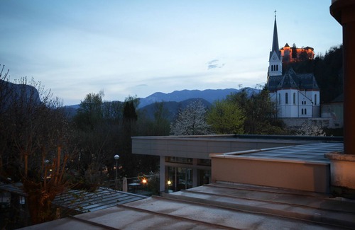 Bled Condo | NEW By the lake, 50m bus 2/2
