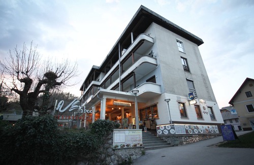 Bled Condo | NEW By the lake, 50m bus 2/2