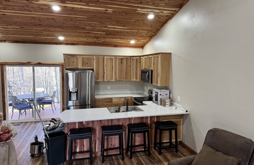 Mountain Home House | New cabin in Mountain Home 1 mile from Buzzard Roost Marina.