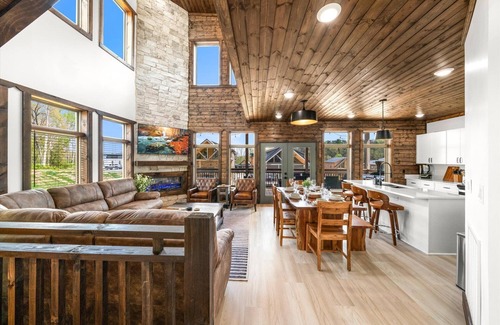 Pigeon Forge Cabin | New Cabin Indoor Pool, Hot Tub, Arcade, EV Charger, Pets Welcoming - Sleeps 11