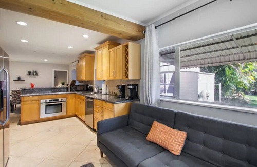 North Central Hollywood House | NEW Casa Palma, Tropical retreat