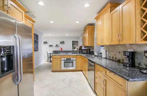 North Central Hollywood House | NEW Casa Palma, Tropical retreat