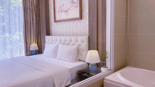 Dich Vong Hotel | New Century Hotel by An Phat Group