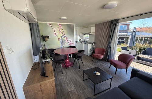 Anna Paulowna Ski Chalet | New chalet 1 on the edge of the Wadden Sea and Amstelmeer with private terrace!