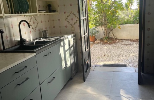 Silves Villa | New! Charming Villa, exotic and peaceful Garden, very private + airco