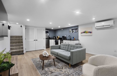 Newbold Apartment | New Chic Modern-Boho Apartment in Center City !