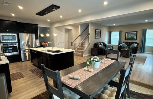 Delmar House | New Coastal Style 4-bedroom house in superb Delmar with fitness room, WiFi, AC