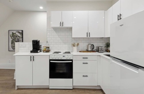 Collingwood Condo | *New! Collingwood Boutique Suites - Unit C