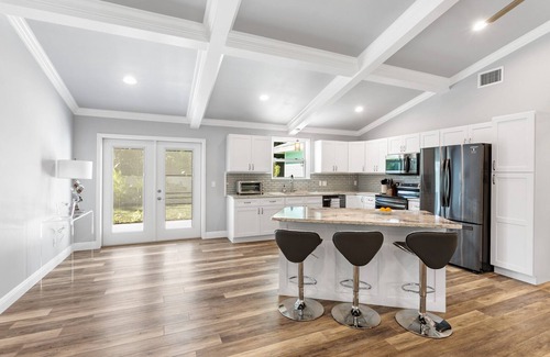 Hobe Sound House | New Construction- Hot Tub - 1.3m to Beach, 2 KING Beds.