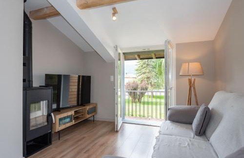 Osseja Apartment | new construction penthouse with pool and wifi