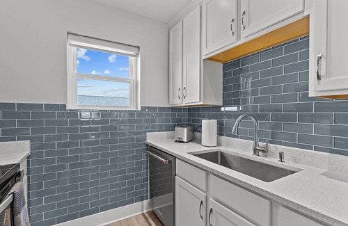 Carolina Beach Condo | NEW CONSTRUCTION-Pool-Top Floor Luxury Oceanfront Condo-KeylessCheckin-RR Host