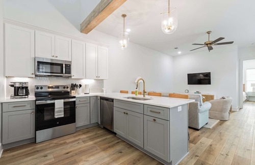 Youngsville House | NEW Cottage Downtown Sports Complex King Beds