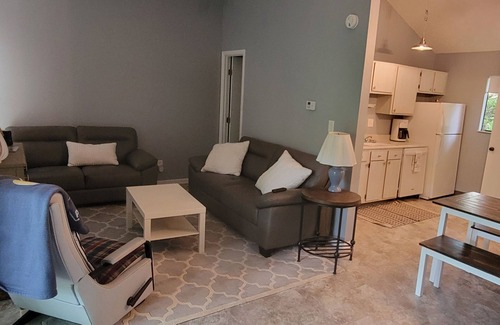 Jamestown Condo | NEW Cozy Condo I-4 @ Beautiful Lake Cumberland - perfect family getaway!
