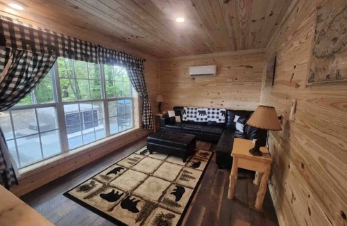 Rocky Grove Cabin | New Cozy Cosby cabin 20 min to Gatlinburg