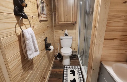 Rocky Grove Cabin | New Cozy Cosby cabin 20 min to Gatlinburg