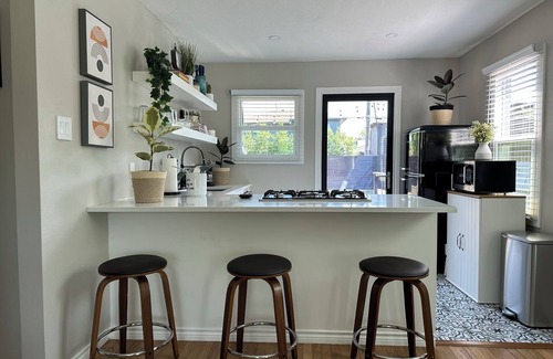 Dallas House | NEW! Cozy home in the heart of Dallas! - 2bd/1ba