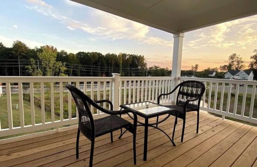 Morrisville House | NEW! Cozy Modern Townhouse Minutes from RDU & RTP
