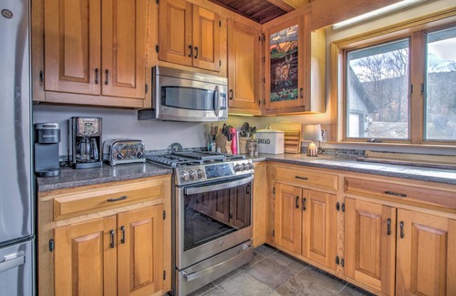 Windham House | New! Cozy private Chalet with incredible views, close to Mountains!