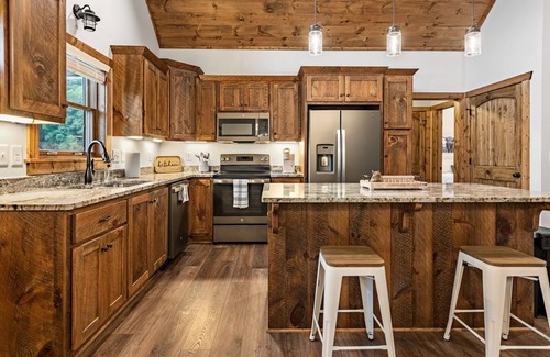 Ellijay House | NEW Creekfront Home/Hot Tub/Firepit/Walking Trails/Mountaintown Creek/Ellijay#1W