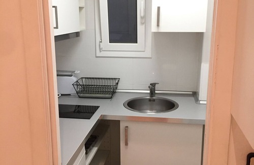 Les Tres Torres Apartment | NEW! Cute apartment near metro