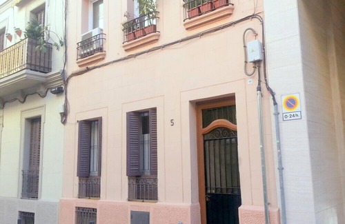 Les Tres Torres Apartment | NEW! Cute apartment near metro