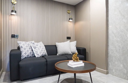 Somerset Apartment | New Deluxe Cozy Studio Apt/WIFI @ Orchard/Somerset Area