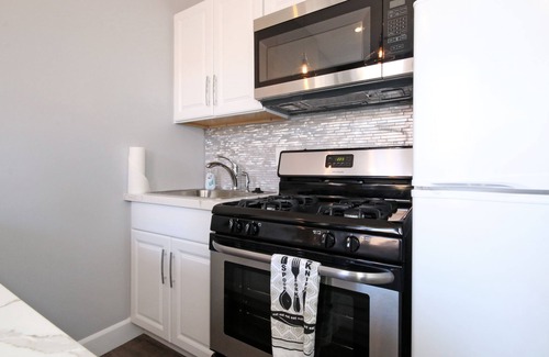 Hillcrest Condo | New Dream Villa Hillcrest Little Italy Oasis Hot Tub King Bed Fenced AC Parking