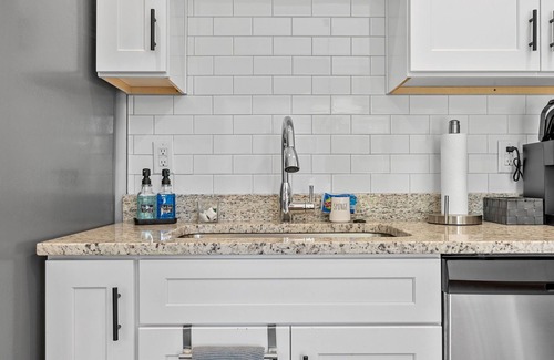 Boiling Springs House | New duplex; sleeps 6! Pet friendly! Perfect for traveling medical and families!