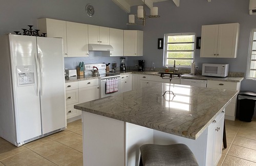 Cotton Valley House | New East End Villa with Stunning views- spacious, modern & Beautiful.