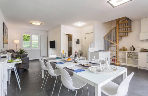 Oliveto Lario Apartment | New Eleven Apartment on Como Lake with Lake View, Pool, Wi-Fi & Terrace