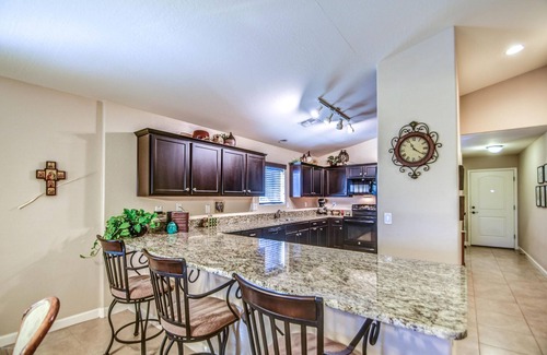 Sundance House | NEW! Executive Bungalow in West Valley Sleeps 8, weekly/monthly rates available