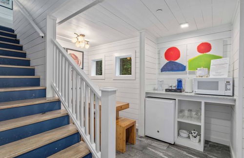 Fairhope Hotel | NEW! Fairhope’s most unique and spacious . Families, couples and pet friendl