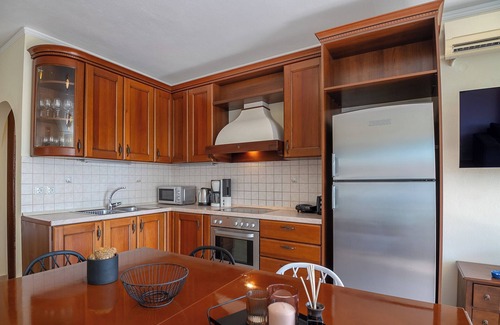 Xiro Chorio Villa | New Family Villas with 2 Private Pools, Game Rooms, and Basketball Court