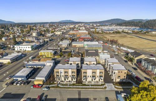 Anacortes House | New Fully Updated Condo 914 in Anacortes