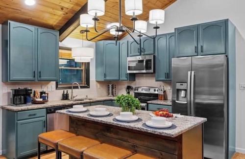Lake Harmony Estates House | New! Game room/lake/Hot tub/Firepit/7bedroom/pets