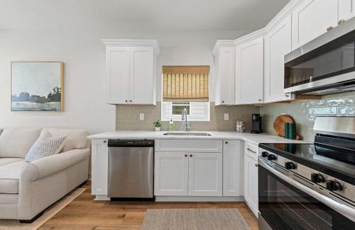 Youngsville House | New Grand Slam Cottage - King Bed - Sports Complex