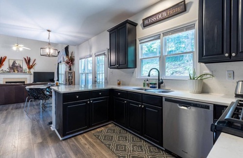 Suwanee House | New! - Great Family Home in Suwanee | Dog Friendly | Gas South Arena | Community Pool