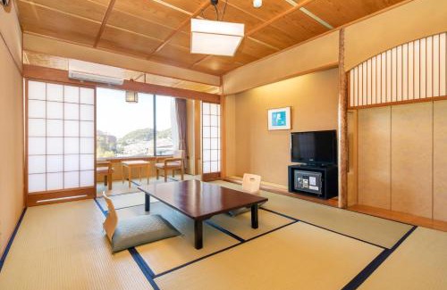Izu Nagaoka Onsen Hotel | New Hakkeien