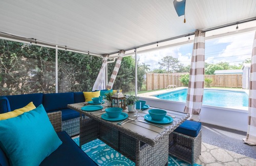 West Melbourne House | NEW ★HEATED Pool, beach ★ 4-3, Patio, Firepit, Family friendly , Space Complex