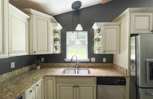 Greer House | NEW - Heated Pool - Hot Tub - Game Room - Sauna - 20 Mins to GVL