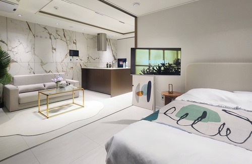 Seocho-dong Hotel | New high-rise city view 3 room perfect for business trips and work