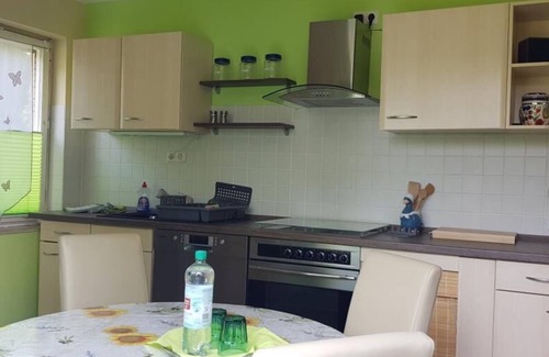 Elfershausen Apartment | NEW Holiday apartment on Schwedenberg