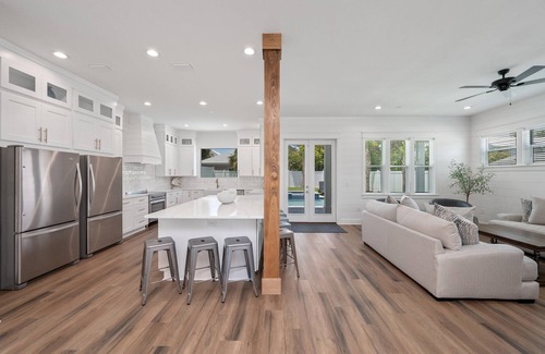 Crystal Beach House | New Home~Close to the Beach! Private Pool and Spa!