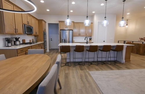 Mountain Green House | New Home- Vista Peak Villa | 3 Bed, 2 Bath