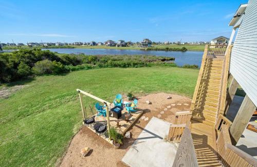 Indian Beach House | New Home w/Amazing Views-Close to Beach, Bay, & Galveston Island State Park