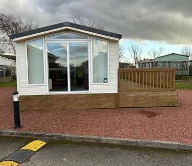 Welton House | New horizon No commercial vehicles