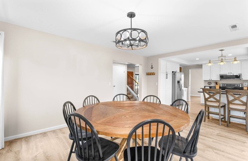 Grayland House | NEW HOT TUB, Dogs Ok, Fire Pit, Game Room, BBQ (Dunes)