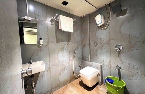 Dharavi Hotel | New Hotel Prince Palace